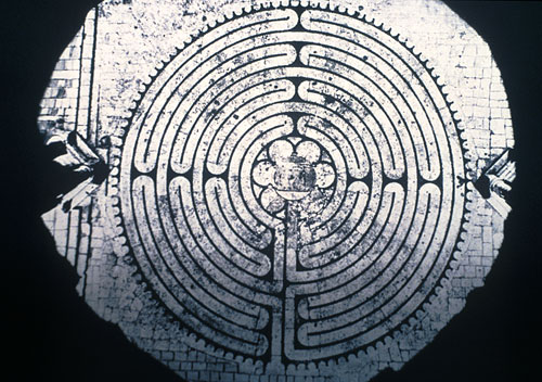 chartres cathedral labyrinth